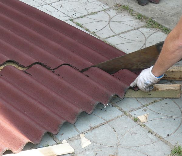 Как крыть крышу ондулином своими руками - пошаговая инструкция