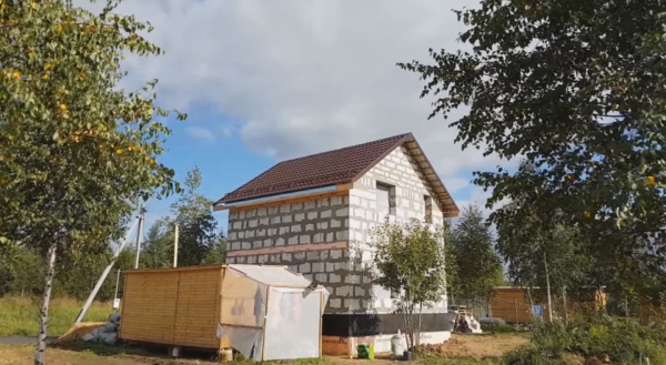 Крыша дома – очень сложная и ответственная нагруженная конструкция